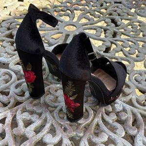Chinese Laundry Black Velvet Platform Heels with Red Rose Embroidery